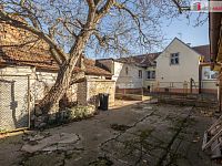 Prodej staršího RD s velkou zahradou, Dobrovíz - 8