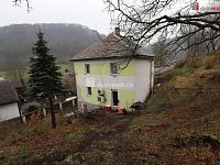 Prostorný rodinný dům 5+kk po vnitřní rekonstrukci se zahradou ve Velichově u Karlových Varů - 25