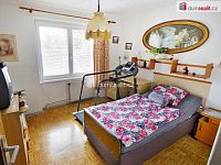 RD 5+1 s garáží, bazénem, studnou a zahradou - 15