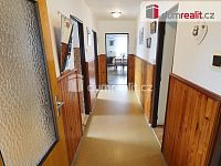 RD 5+1 s garáží, bazénem, studnou a zahradou - 17