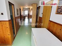 RD 5+1 s garáží, bazénem, studnou a zahradou - 24