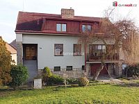 RD 5+1 s garáží, bazénem, studnou a zahradou - 9