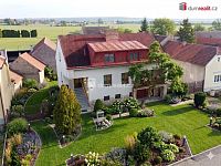 RD 5+1 s garáží, bazénem, studnou a zahradou