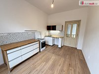 Pronájem bytu 2+1 78 m2 P5 Smíchov nezařízený po rekonstrukci cihla - 2