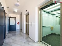 K pronájmu, NOVÝ moderní byt 2+kk se šatnou, terasou a garážovým stáním, ul. K Šindlovým Dvorům č.p. 2936/2, České Budějovice - 16