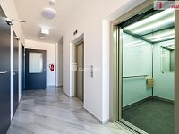 K pronájmu, NOVÝ moderní byt 2+kk se šatnou, terasou a garážovým stáním, ul. K Šindlovým Dvorům č.p. 2936/2, České Budějovice - 17