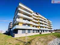 K pronájmu, NOVÝ moderní byt 2+kk se šatnou, terasou a garážovým stáním, ul. K Šindlovým Dvorům č.p. 2936/2, České Budějovice - 19