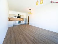 K pronájmu, NOVÝ moderní byt 2+kk se šatnou, terasou a garážovým stáním, ul. K Šindlovým Dvorům č.p. 2936/2, České Budějovice - 5
