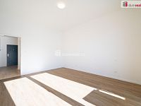 K pronájmu, NOVÝ moderní byt 2+kk se šatnou, terasou a garážovým stáním, ul. K Šindlovým Dvorům č.p. 2936/2, České Budějovice - 9