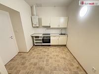 Pronájem bytu 2+kk 35 m2 P5 Smíchov nezařízený po rekonstrukci cihla