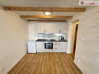 Pronájem bytu 1+kk 35 m2 P5 Smíchov po rekonstrukci loft cihla - 3