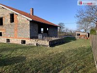 Prodej stavebních pozemků o výměře 4.038 m2 s rozestavěným RD o zast.pl. 174 m2 v obci Buková u Příbramě - 9