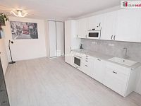 Světlý byt 2kk + balkon, 35 m2 + 3,8 m2 balkon, OV, Praha 5 - Smíchov - 3