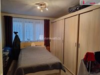 Pěkný udržovaný byt 2+1 ve druhém patře cihlového domu v centru Chebu - 2