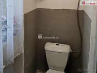 Pěkný udržovaný byt 2+1 ve druhém patře cihlového domu v centru Chebu - 5