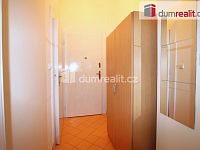 Pronájem bytu 1+kk 25 m2 P5 Smíchov zařízený po rekonstrukci - 6