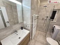 Pronájem bytu 2+kk 46 m2 P5 po rekonstrukci výtah cihla zařízený - 16