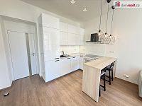 Pronájem bytu 2+kk 46 m2 P5 po rekonstrukci výtah cihla zařízený - 2