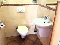 Prodej čtyřpodlažního, samostatně stojícího, podsklepeného domu o velikosti 6+1, 303m2 v Hodoníně. - 10