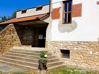 Prodej čtyřpodlažního, samostatně stojícího, podsklepeného domu o velikosti 6+1, 303m2 v Hodoníně. - 2