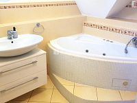 Prodej čtyřpodlažního, samostatně stojícího, podsklepeného domu o velikosti 6+1, 303m2 v Hodoníně. - 22