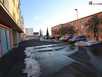 Slunný částečně rekonstruovaný byt 2+1/S/L ve druhém patře panelového domu - 16