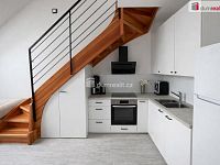 Pronájem mezonetového bytu 1+1, 43 m2, Radlická 54, Praha 5