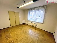 Pronájem komerčních prostor o výměře 134 m2, kanceláře, sklady, garáže v Uherském Hradišti  - 11