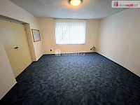 Pronájem komerčních prostor o výměře 134 m2, kanceláře, sklady, garáže v Uherském Hradišti  - 9