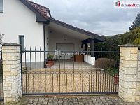 Pronájem garážového stání pod uzamčením, Jesenice - Mladíkov