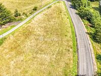 Pěkný pozemek v obci Vojtanov u německých hranic u Chebu - 4