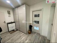 Krásný prostorný byt 4+1 po kompletní rekonstrukci v přízemí panelového domu v Mariánských Lázních - 6