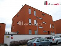 Pronájem luxusního bytu 2+kk s balkonem, 63,8 m², garážové stání, sklep – Praha 9, Prosek - 17