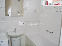 Pronájem luxusního bytu 2+kk s balkonem, 63,8 m², garážové stání, sklep – Praha 9, Prosek - 9