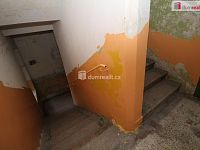 Objekt se třemi byty, garáží a nebytovým prostorem vhodný ke komerčnímu využití - 15