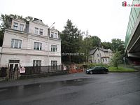 Objekt se třemi byty, garáží a nebytovým prostorem vhodný ke komerčnímu využití - 23