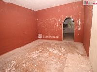 Objekt se třemi byty, garáží a nebytovým prostorem vhodný ke komerčnímu využití - 10