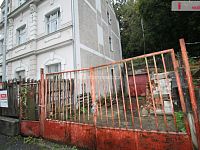 Objekt se třemi byty, garáží a nebytovým prostorem vhodný ke komerčnímu využití - 25