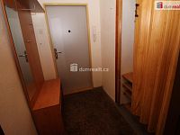 Pěkný byt 2+1 ve třetím patře cihlového domu v Karlových Varech Rybářích - 10