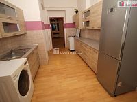 Pěkný byt 2+1 ve třetím patře cihlového domu v Karlových Varech Rybářích - 2