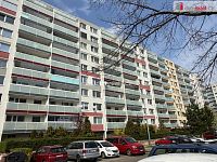 pěkný , slunný u metra  - 12