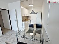 pěkný , slunný u metra  - 3