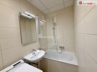 pěkný , slunný u metra  - 7