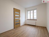 Dlouhodobý pronájem bytu 1+1 v Dalovicích  - 7