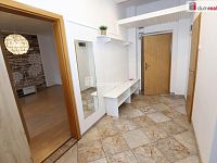 Krásný slunný byt 3+1 po rekonstrukci v prvním patře cihlového domu v Karlových Varech - 12