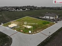 Kompletně zasíťovaný stavební pozemek plochy 1023m2 v malebné obci Čakovičky v blízkosti Prahy