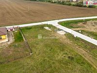 Kompletně zasíťovaný stavební pozemek plochy 1023m2 v malebné obci Čakovičky v blízkosti Prahy - 6