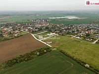 Kompletně zasíťovaný stavební pozemek plochy 1023m2 v malebné obci Čakovičky v blízkosti Prahy - 9