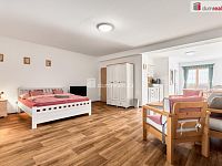 Prodej stylového apartmánového domu Mateřidouška v Chlumu u Třeboně – bazén, sauna, 27 lůžek, výborná obsazenost - 24