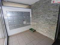 Krásný útulný byt 1+kk s balkonem v novostavbě v Karlových Varech - 16